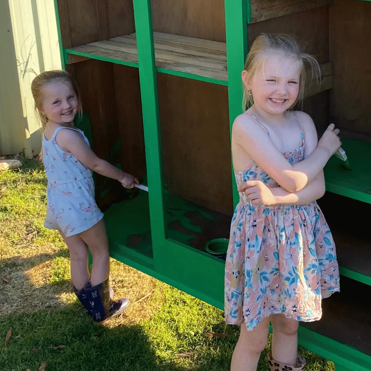 smiling little girls 